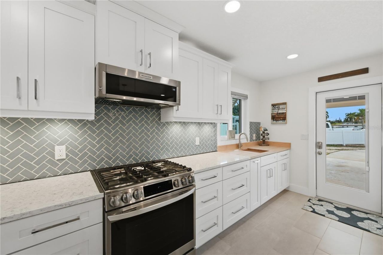 211 21st Street Ne, Bradenton, FL 34208 Photo