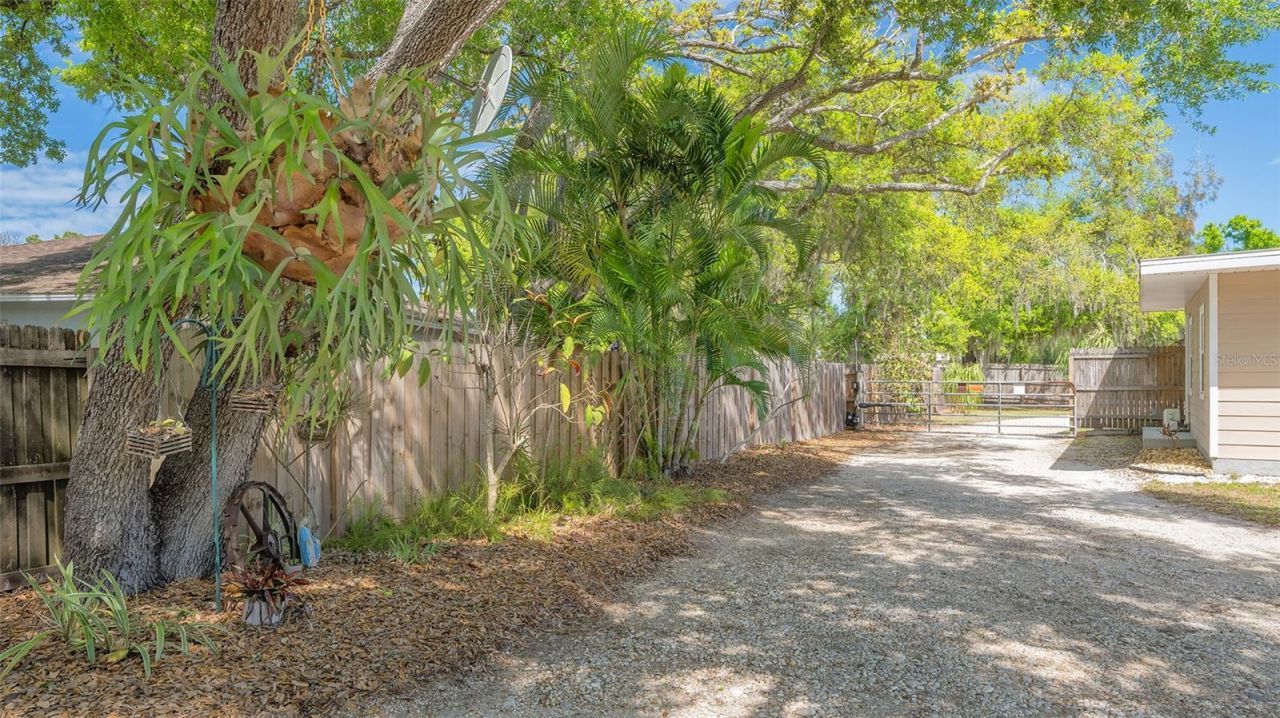 3818 Gocio Road, Sarasota, FL 34235 Photo