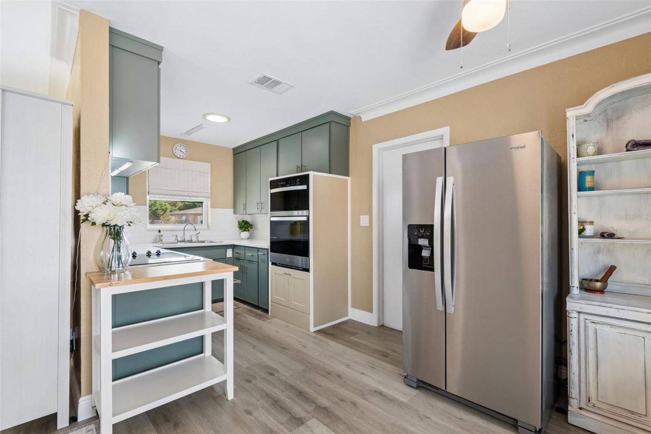 3601 Yardley Avenue N, Saint Petersburg, FL 33713 Photo