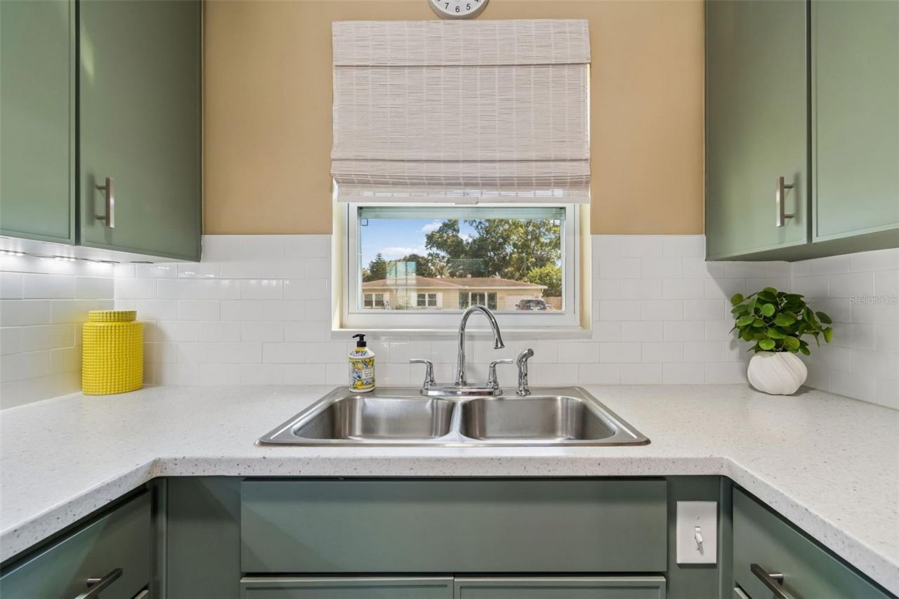 3601 Yardley Avenue N, Saint Petersburg, FL 33713 Photo