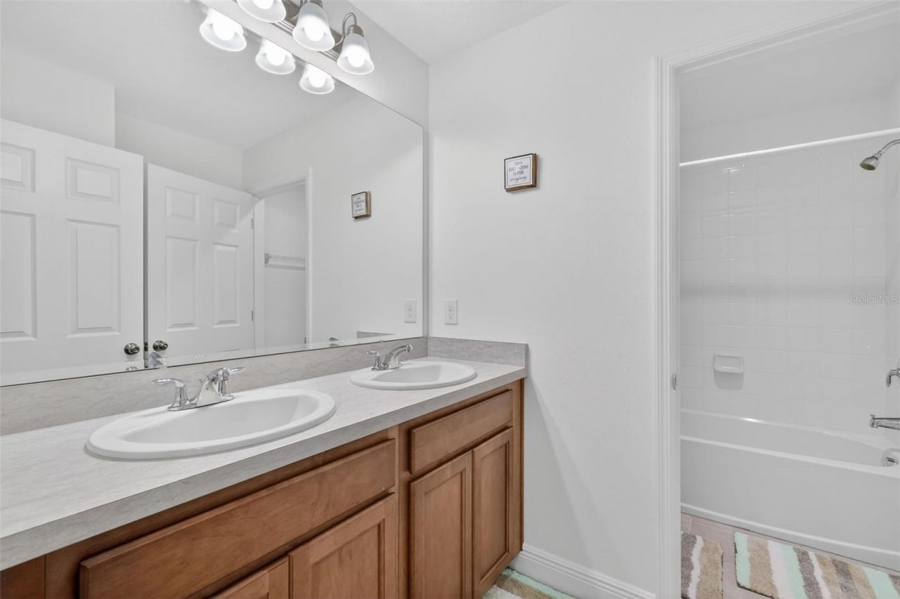 6070 Sierra Crown Street, Mount Dora, FL 32757 Photo