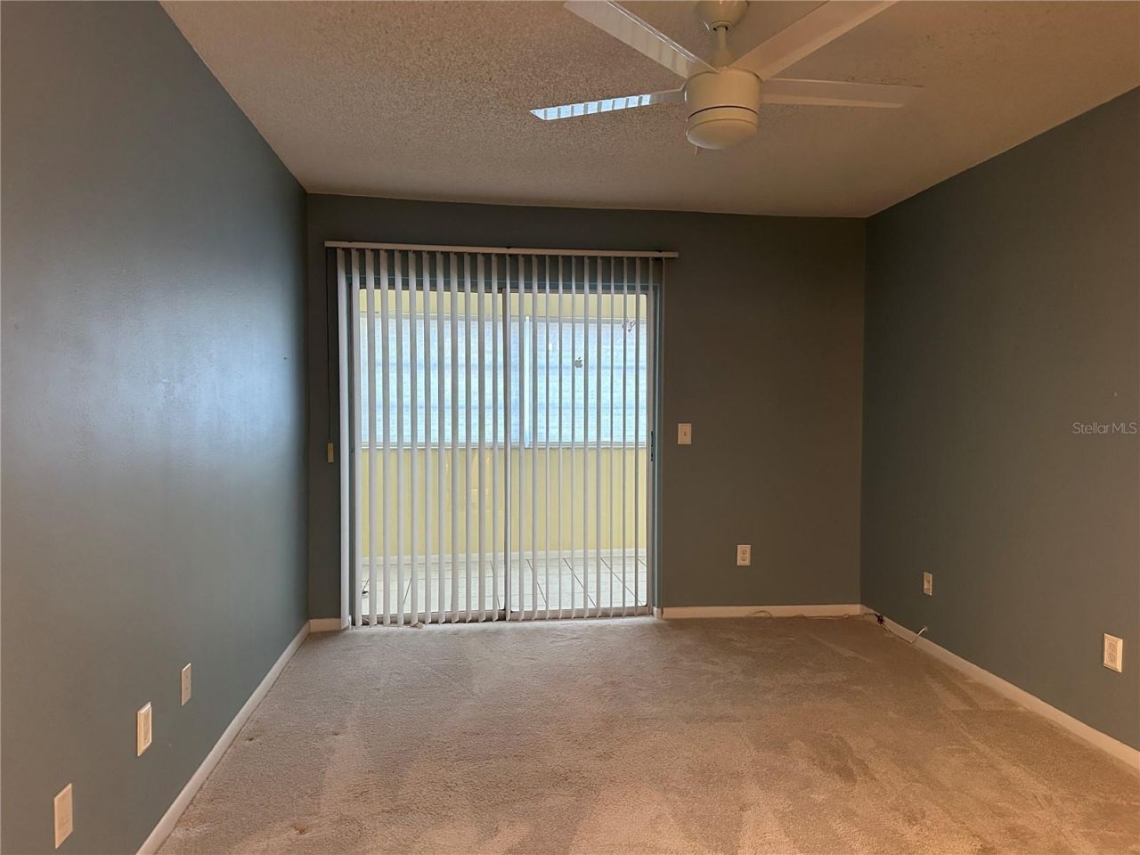 209 NE Lincoln Circle N, Unit 406, Saint Petersburg, FL 33702 Photo