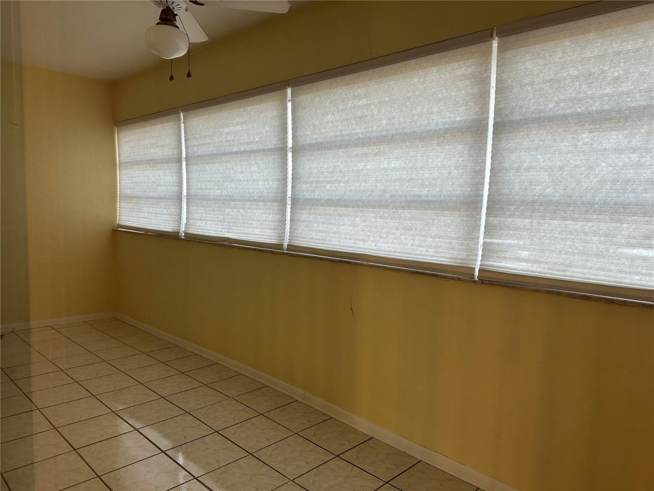 209 NE Lincoln Circle N, Unit 406, Saint Petersburg, FL 33702 Photo