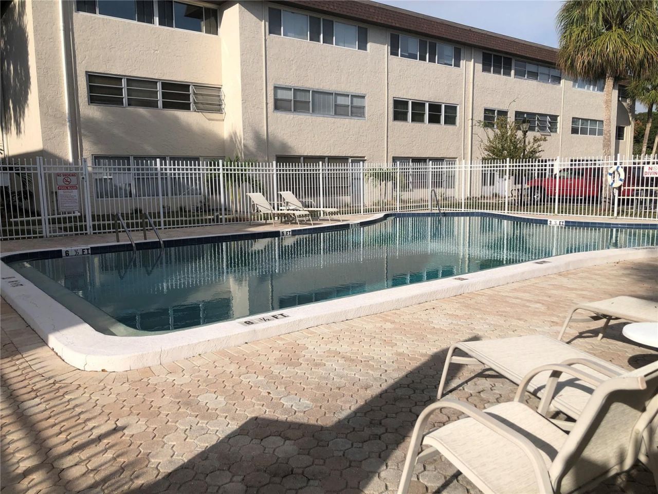 209 NE Lincoln Circle N, Unit 406, Saint Petersburg, FL 33702 Photo
