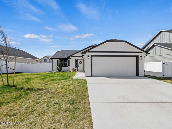 16237 N Hadley Loop , Rathdrum, ID 83858