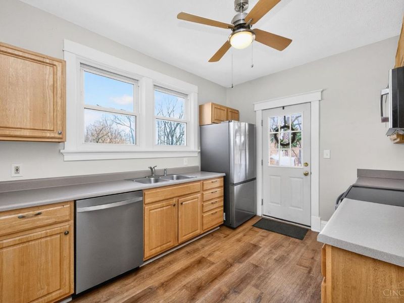 1007 W Loveland Avenue, Loveland, OH 45140 Photo 11