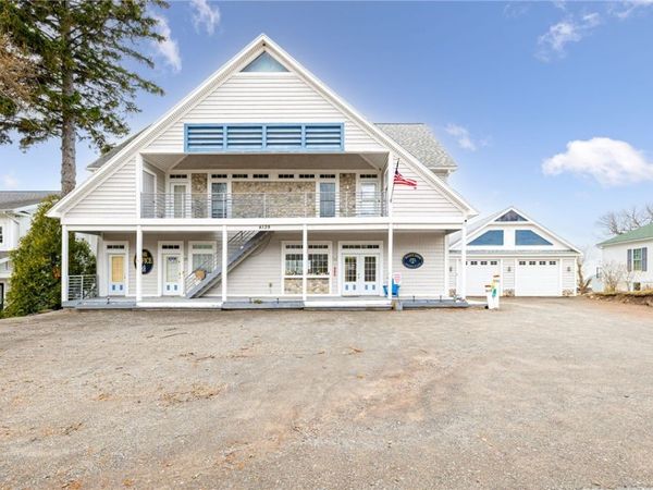 4139 Lake Road , Williamson, NY 14589