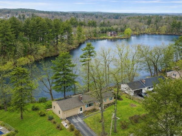 129 Oak Ridge Dr, Ayer, MA 01432