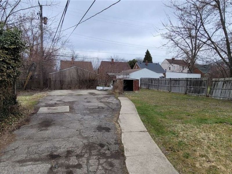 4017 Eastway Road , South Euclid, OH 44121 Photo 3