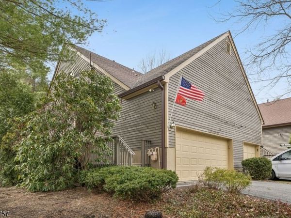 11 Concord Rd, West Milford, NJ 07480