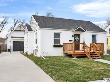 202 Hollostone Drive, Blair, NE 68008