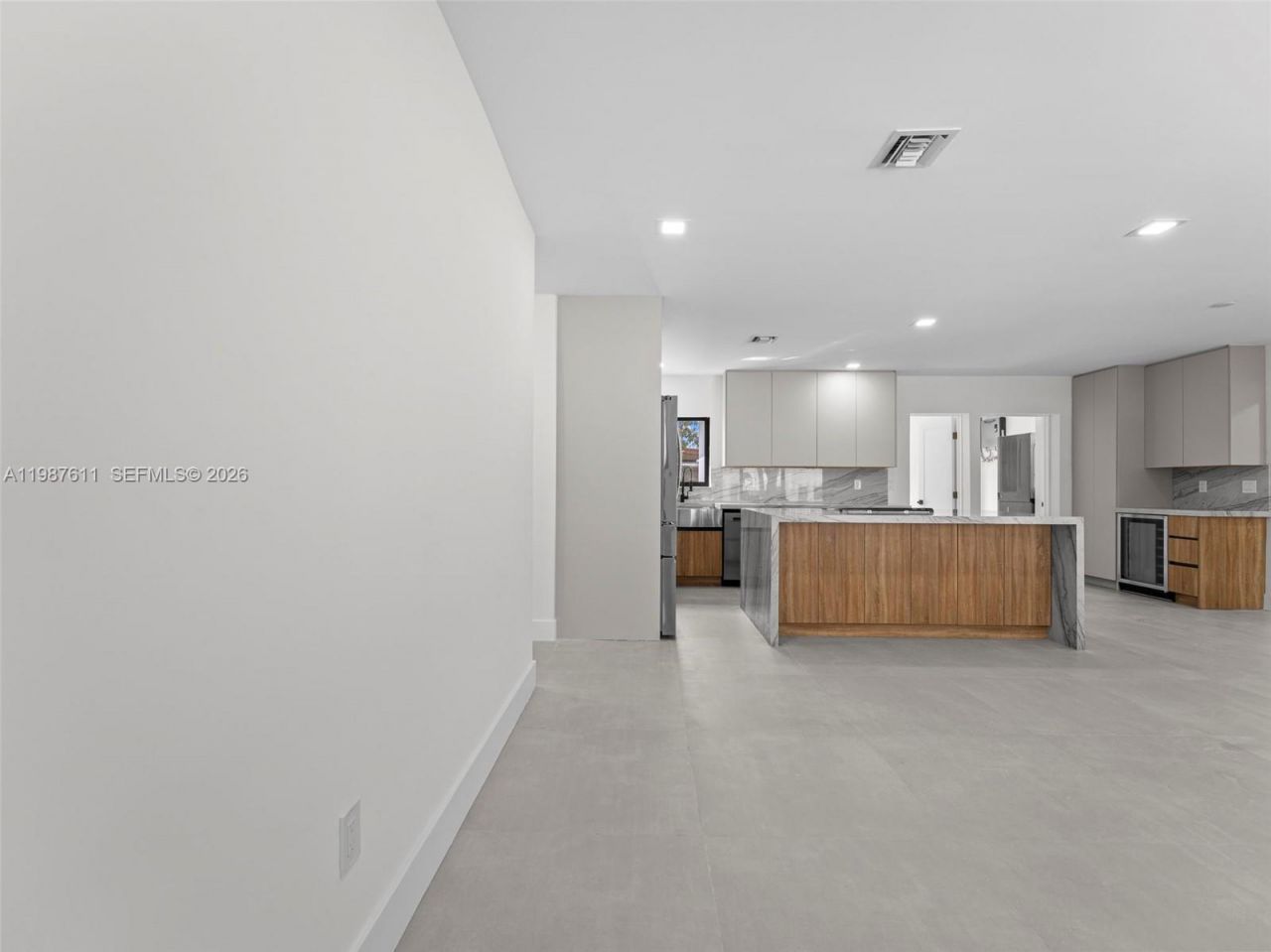 610 NE 164th Ter, North Miami Beach, FL 33162 Photo