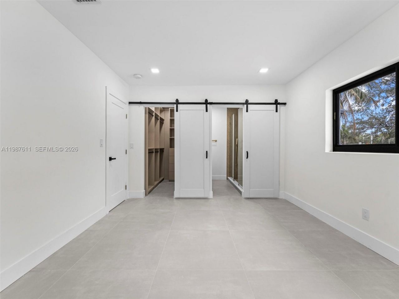 610 NE 164th Ter, North Miami Beach, FL 33162 Photo