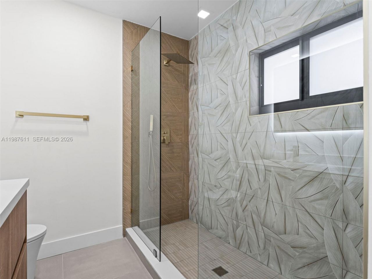 610 NE 164th Ter, North Miami Beach, FL 33162 Photo