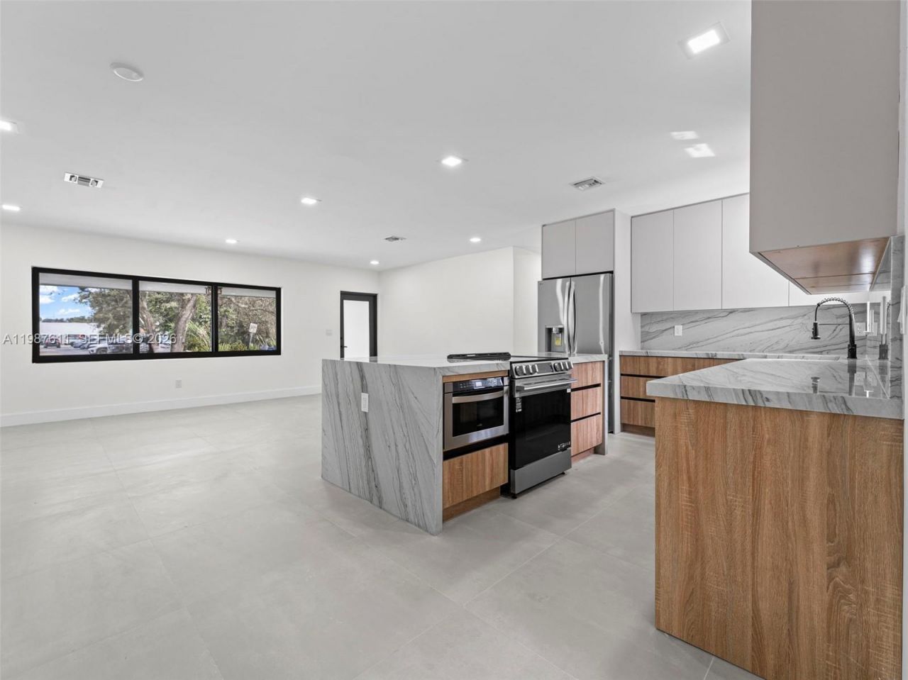 610 NE 164th Ter, North Miami Beach, FL 33162 Photo