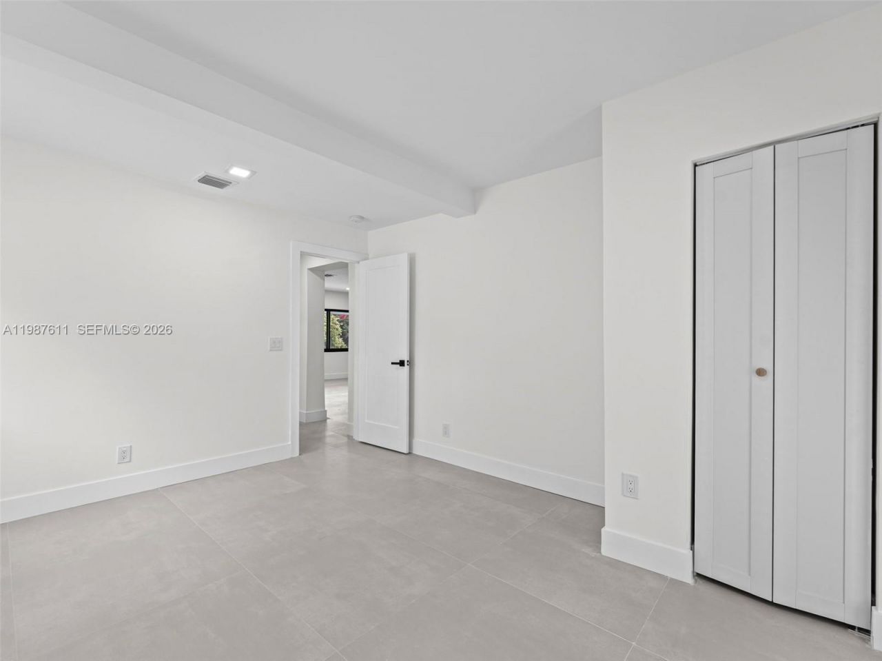 610 NE 164th Ter, North Miami Beach, FL 33162 Photo