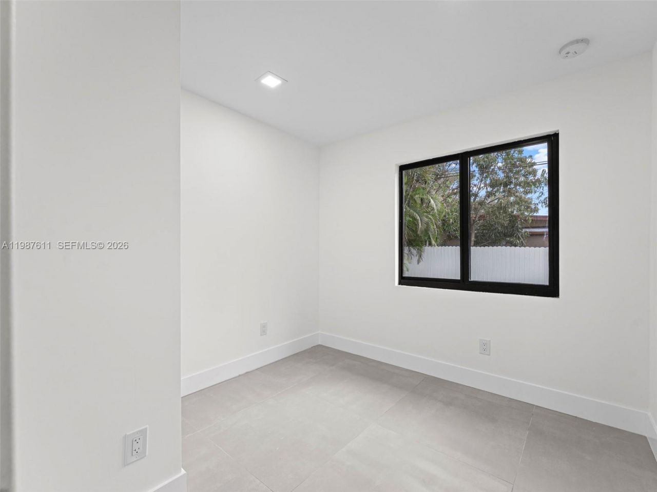 610 NE 164th Ter, North Miami Beach, FL 33162 Photo