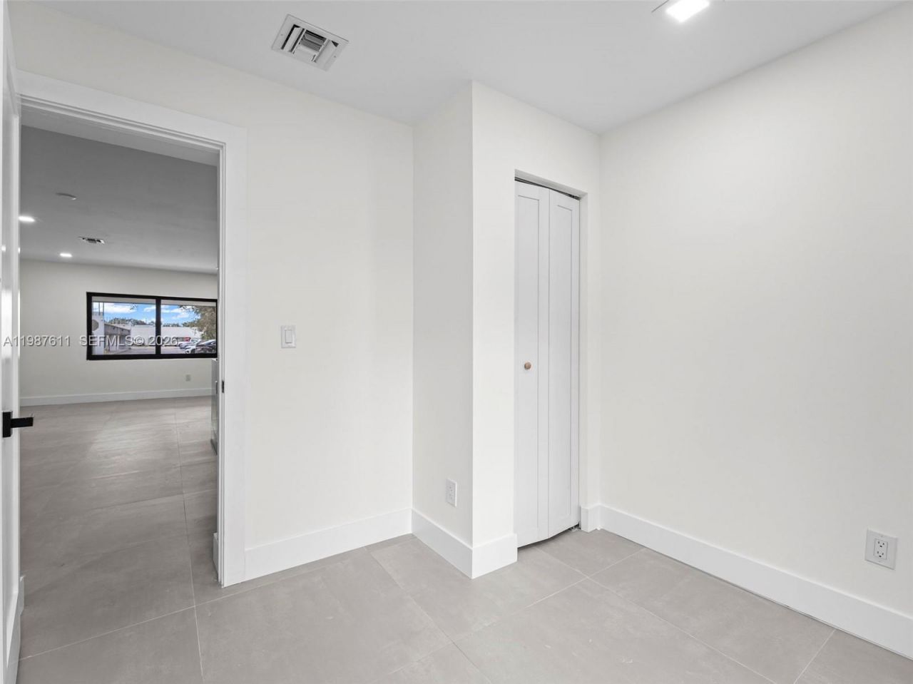 610 NE 164th Ter, North Miami Beach, FL 33162 Photo