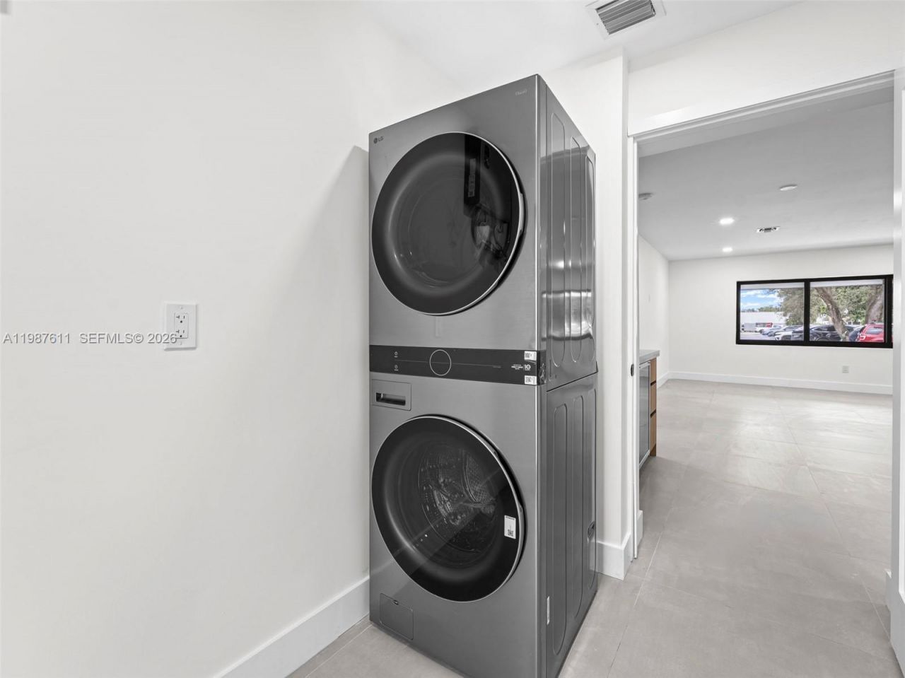 610 NE 164th Ter, North Miami Beach, FL 33162 Photo