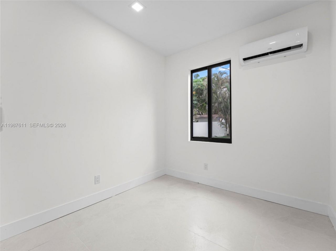 610 NE 164th Ter, North Miami Beach, FL 33162 Photo