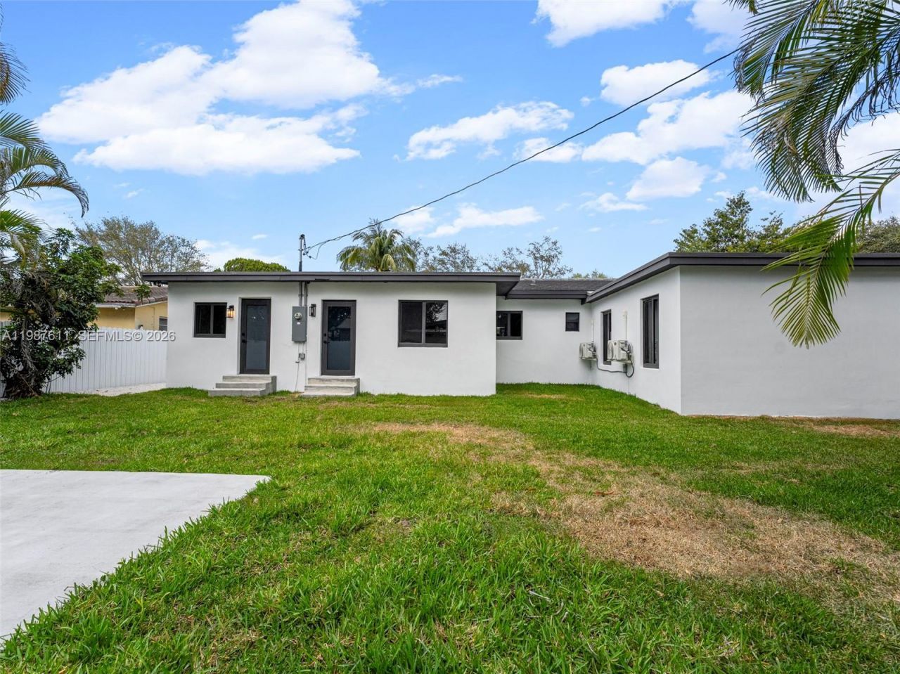 610 NE 164th Ter, North Miami Beach, FL 33162 Photo