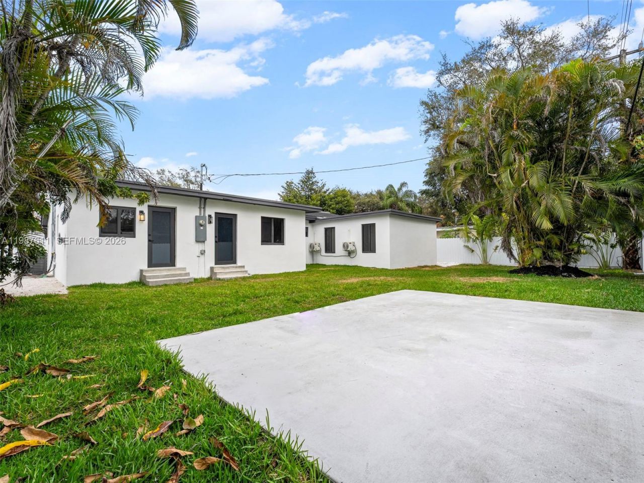 610 NE 164th Ter, North Miami Beach, FL 33162 Photo