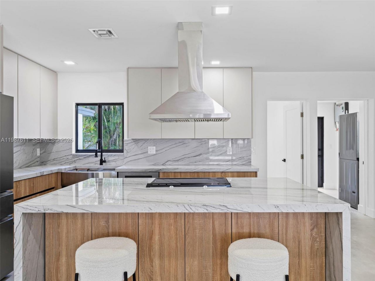 610 NE 164th Ter, North Miami Beach, FL 33162 Photo