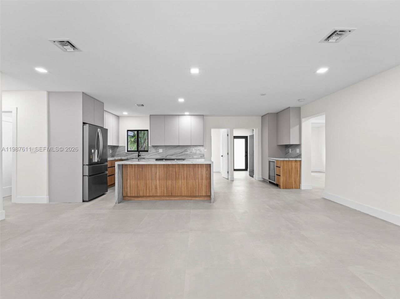 610 NE 164th Ter, North Miami Beach, FL 33162 Photo