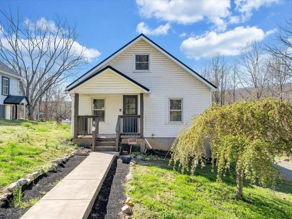 105 Mamie AVE, Rocky Mount, VA 24151