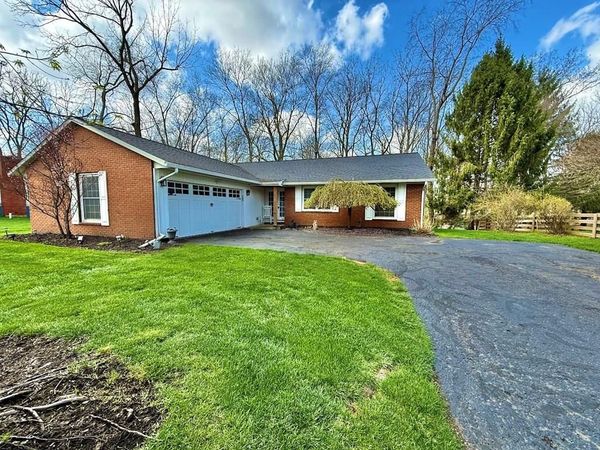 27 Meadowbrook Dr, Mount Vernon, OH 43050
