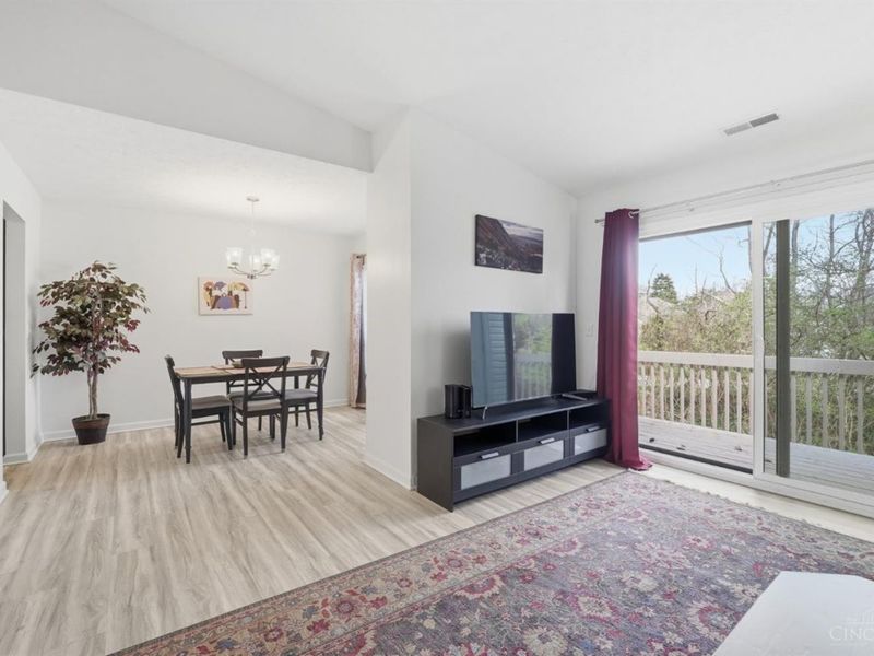 7274 E Galbraith Road, Unit 17, Sycamore Township, OH 45243 Photo 11