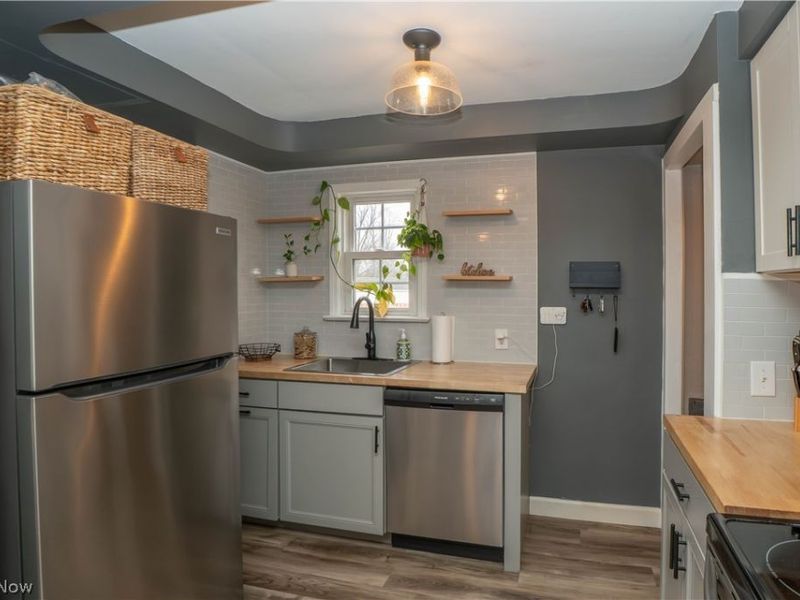 4207 W 226th Street , Fairview Park, OH 44126 Photo 11