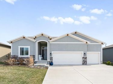 10715 N Fisk Avenue, Kansas City, MO 64154