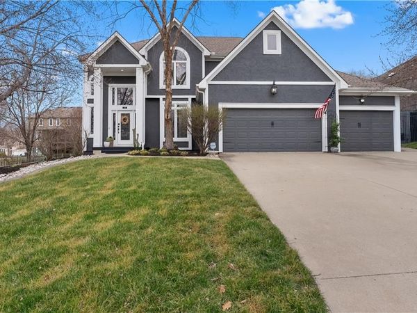 5715 NE SAPPHIRE Place, Lee's Summit, MO 64064