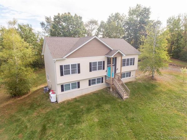 9 Jake Henry Drive, Marlboro, NY 12542