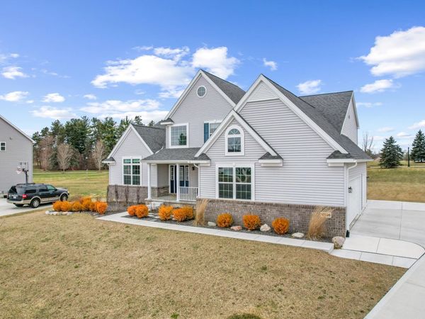 10286 High Meadow, Saline, MI 48176