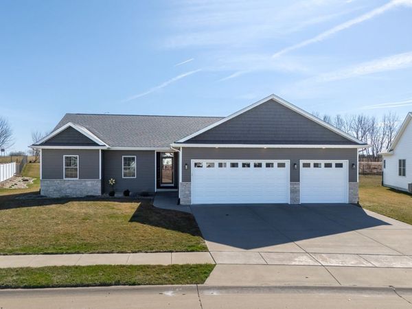 761 Sweet Wood Lane , Blue Grass, IA 52726