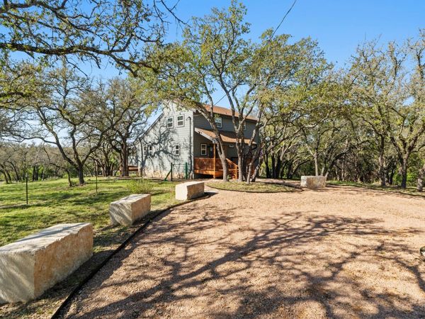 205 Shadows DR, Spicewood, TX 78669