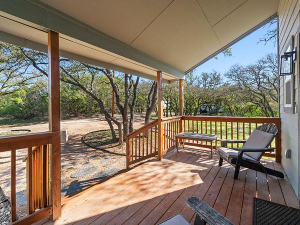 205 Shadows DR, Spicewood, TX 78669