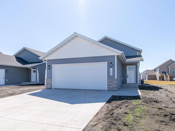1123 Jill Drive W, West Fargo, ND 58078