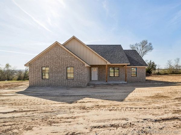2010 N Everly Drive , Tahlequah, OK 74464