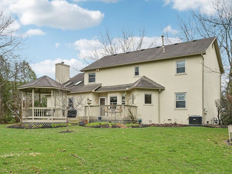 390 Ashford Drive , Westerville, OH 43082 Photo 2