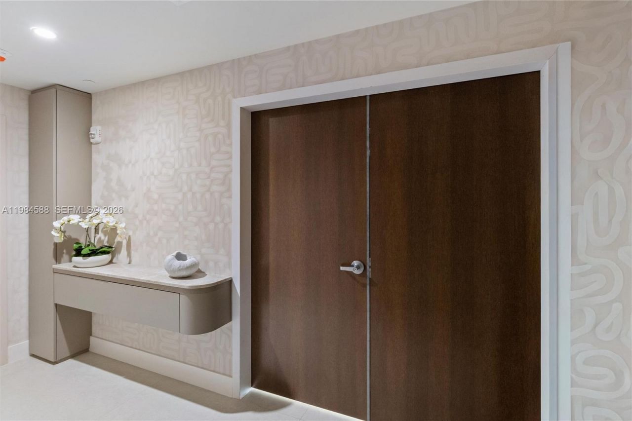 700 NE 24th St, Unit 3201, Miami, FL 33137 Photo