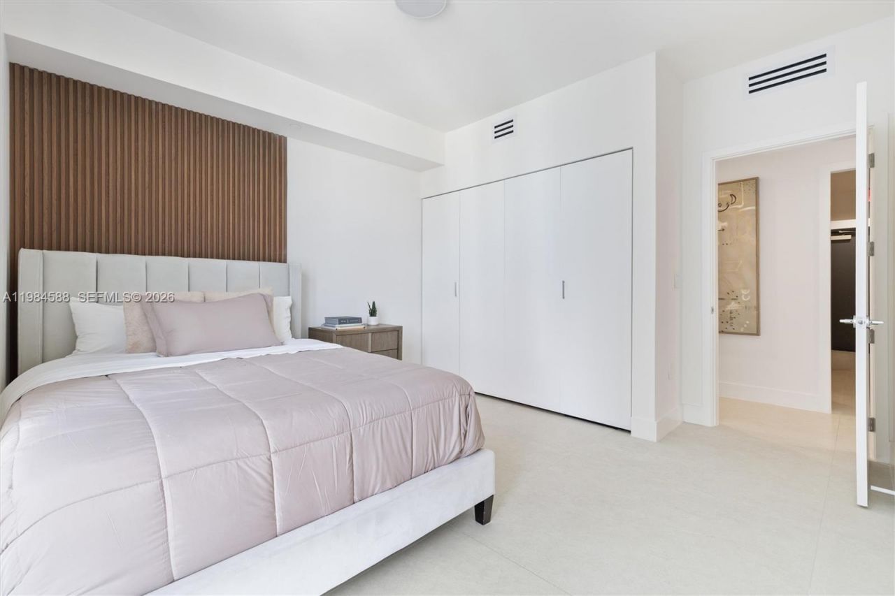 700 NE 24th St, Unit 3201, Miami, FL 33137 Photo