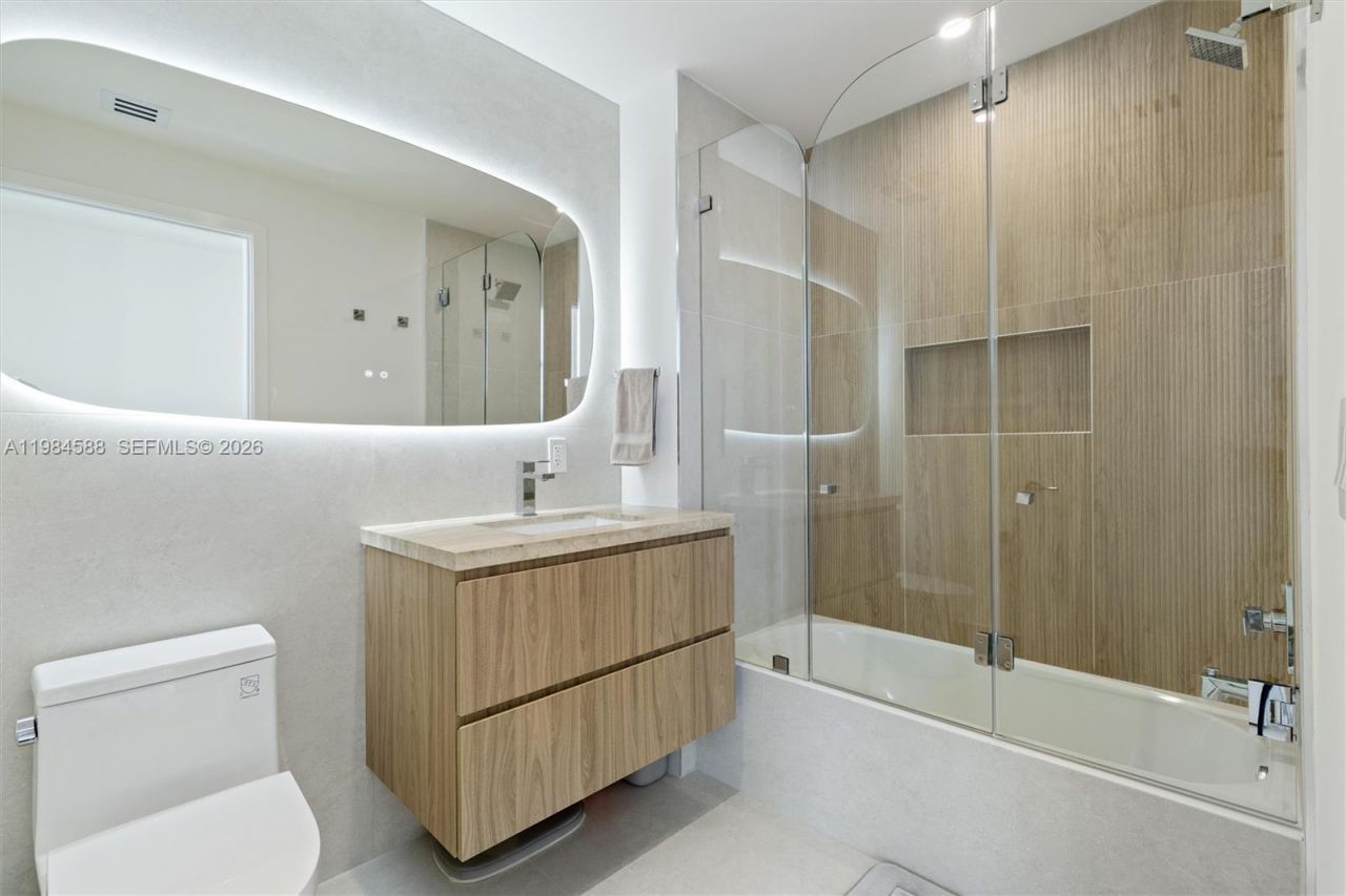 700 NE 24th St, Unit 3201, Miami, FL 33137 Photo