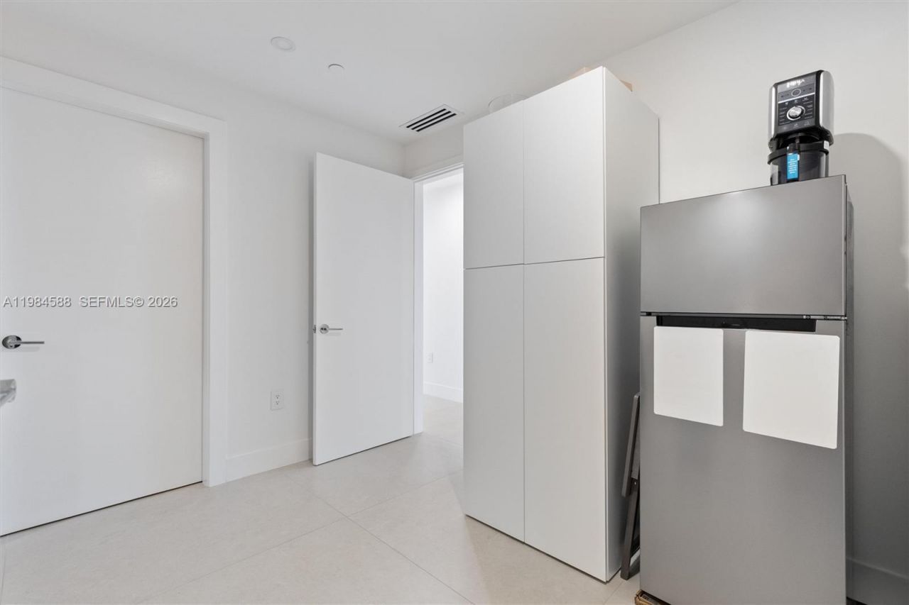 700 NE 24th St, Unit 3201, Miami, FL 33137 Photo