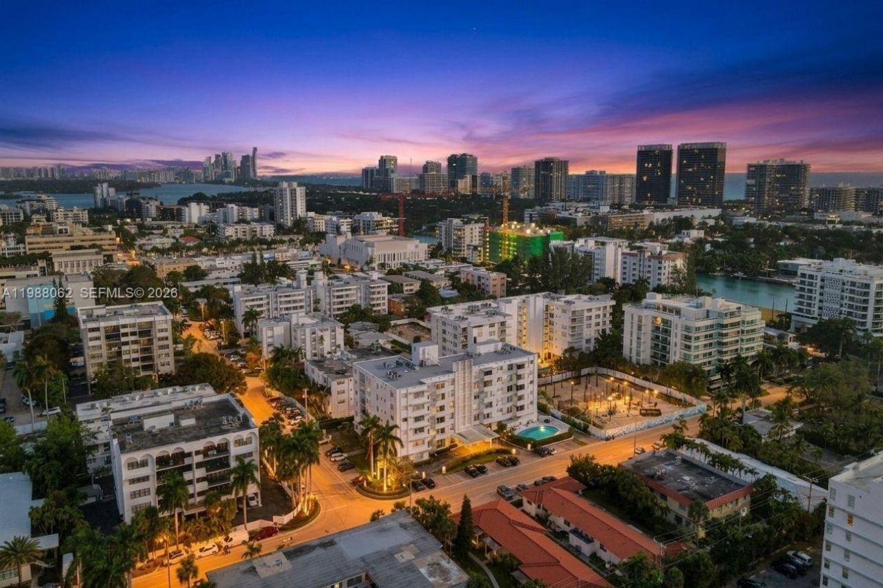 1075 92nd St , Unit 405, Bay Harbor Islands, FL 33154 Photo