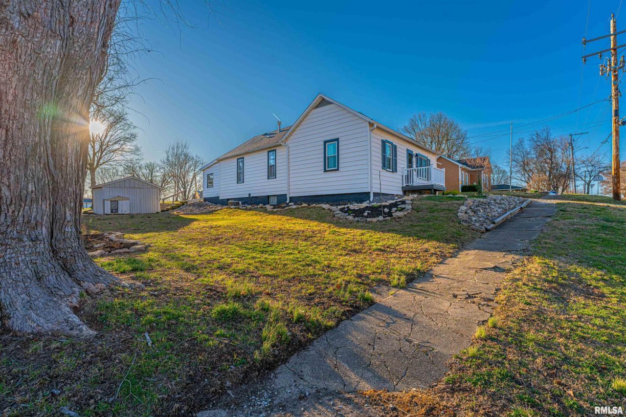 416 S 12th Street, Petersburg, IL 62675 Main Photo