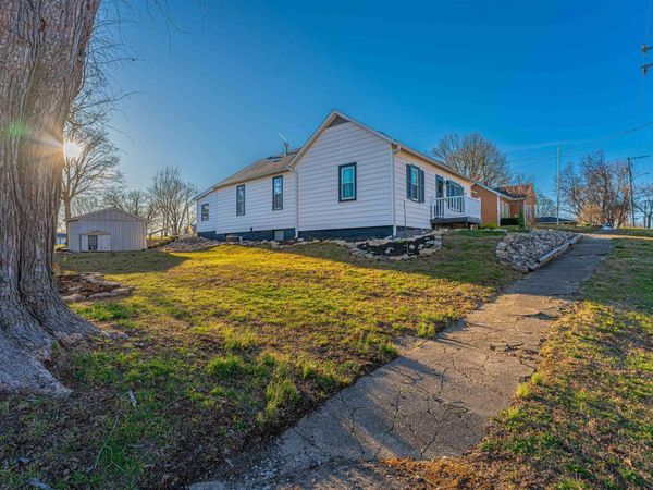 416 S 12TH Street, Petersburg, IL 62675