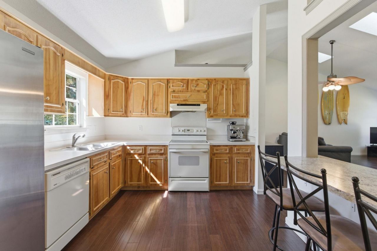 1110 Oceanview Road Photo 5